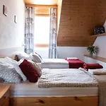 بيت ضيافة Hetenyi Apartmanhaz Es Birtok