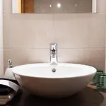 Hetenyi Apartmanhaz Es Birtok بيت ضيافة