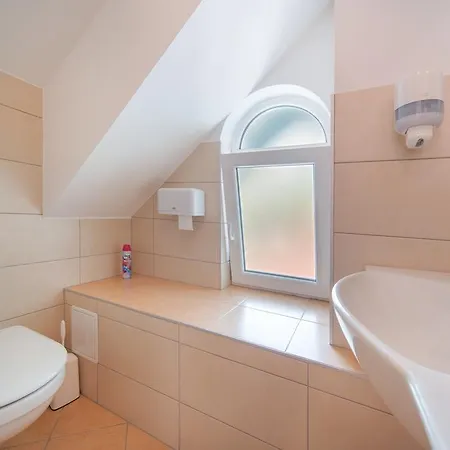 Penzion Hetenyi Apartmanhaz Es Birtok 4*
