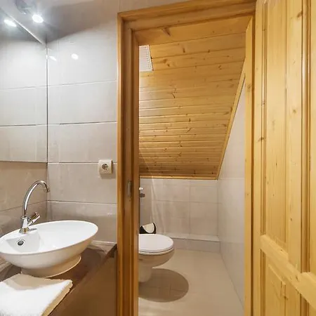 Penzion Hetenyi Apartmanhaz Es Birtok