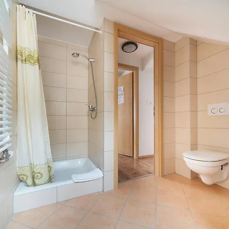 Penzion Hetenyi Apartmanhaz Es Birtok 4*