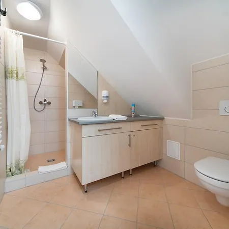 Penzion Hetenyi Apartmanhaz Es Birtok 4*