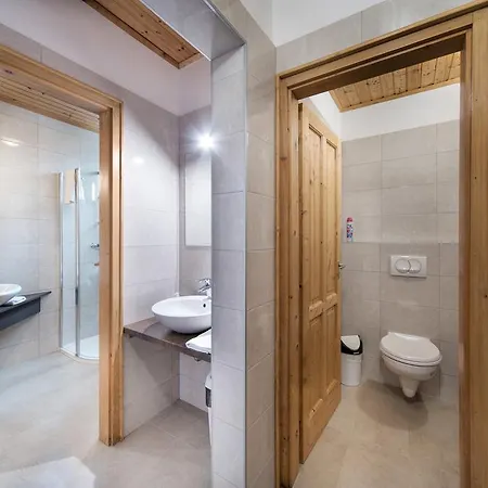 Hetenyi Apartmanhaz Es Birtok