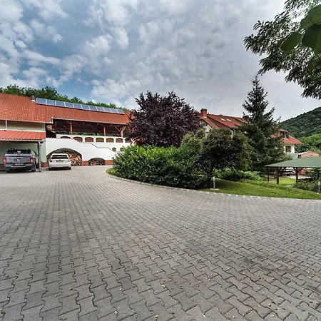 Guest house Hetenyi Apartmanhaz Es Birtok