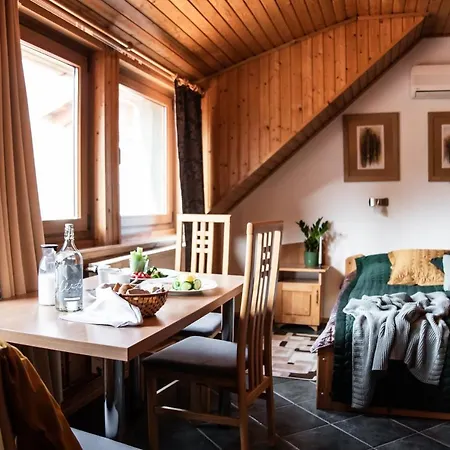 Penzion Hetenyi Apartmanhaz Es Birtok 4*