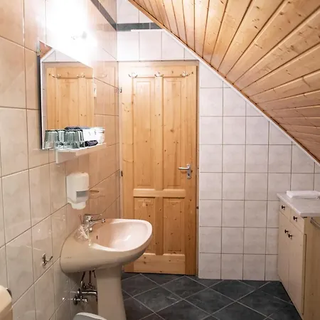 Hetenyi Apartmanhaz Es Birtok Penzion 4*