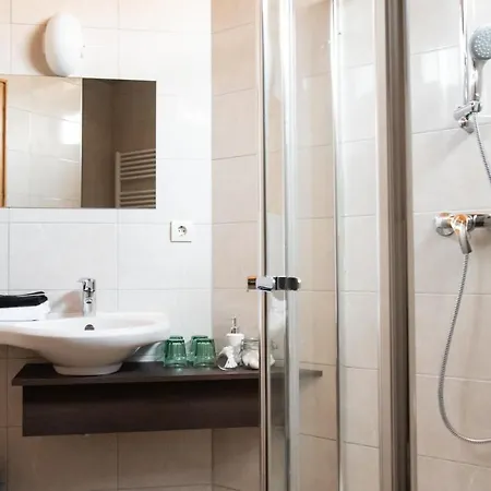 Hetenyi Apartmanhaz Es Birtok Penzion