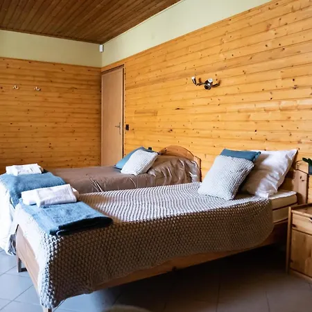 Hetenyi Apartmanhaz Es Birtok