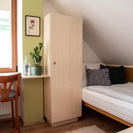 Hetenyi Apartmanhaz Es Birtok Penzion 4*