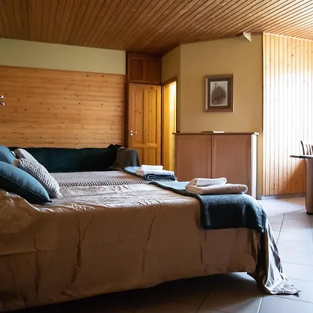 Hetenyi Apartmanhaz Es Birtok 4*