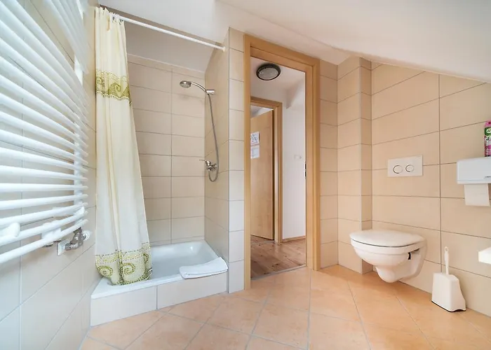 Penzion Hetenyi Apartmanhaz Es Birtok 4*