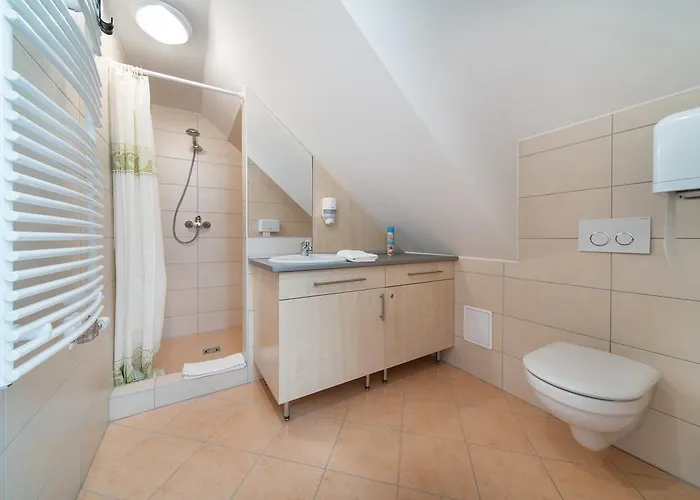 Penzion Hetenyi Apartmanhaz Es Birtok 4*