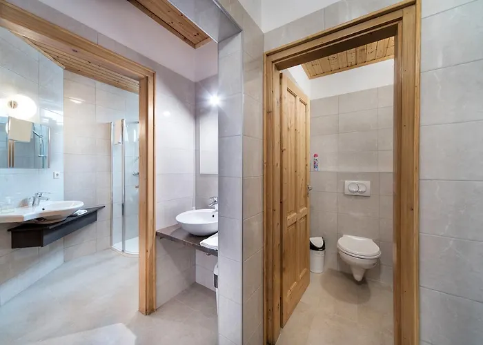 Hetenyi Apartmanhaz Es Birtok