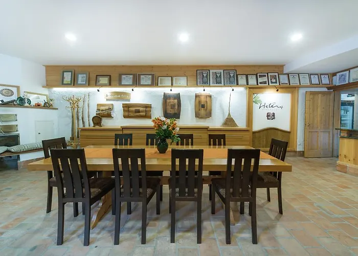 Hetenyi Apartmanhaz Es Birtok