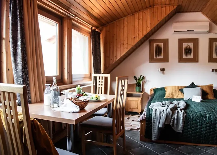Penzion Hetenyi Apartmanhaz Es Birtok 4*